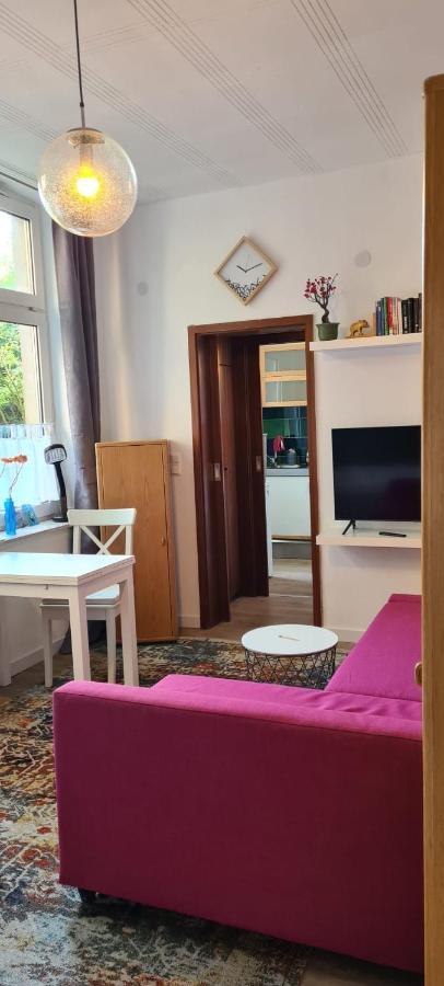 Appartement Buedchen Am Rathaus-Parkplatz-Bett Und Schlafcouch-Eg-Netflix- à Oberhausen  Extérieur photo